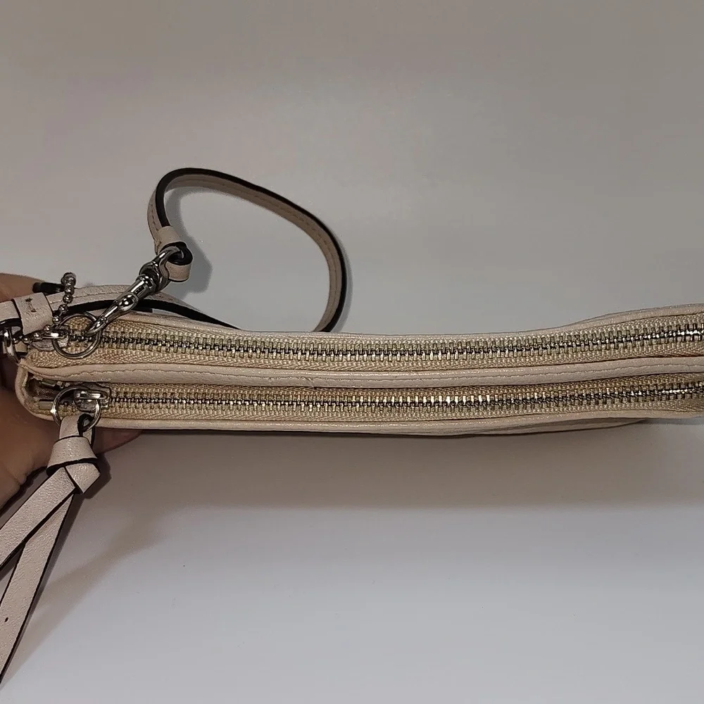 Coach‎ Beige Leather Wristlet Crossbody